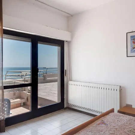 Pretty In With Private Terrace