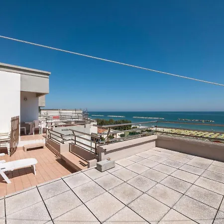 Pretty In With Private Terrace